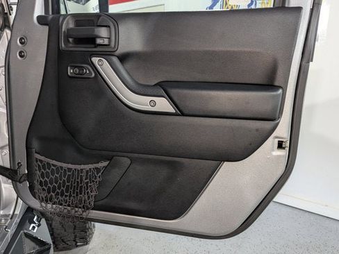 Used 2015 Jeep Wrangler Unlimited Sahara w/ Dual Top Group image 19