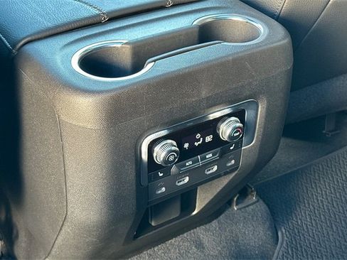Used 2021 GMC Yukon XL Denali w/ Denali Premium Package image 16