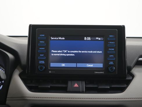 Used 2021 Toyota RAV4 XLE w/ XLE Grade Weather Package AWD/4WD image 15