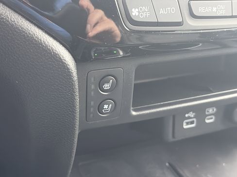 Used 2024 Honda Passport Black Edition image 19