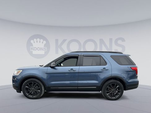 Used 2018 Ford Explorer XLT w/ Equipment Group 202A image 2