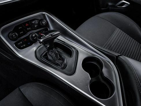 Used 2019 Dodge Challenger R/T RWD image 30