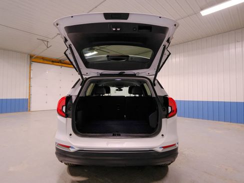 Used 2024 GMC Terrain SLT image 22