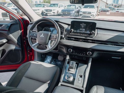 Used 2022 Mitsubishi Outlander ES FWD image 8