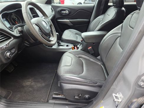 Used 2021 Jeep Cherokee Latitude Lux AWD/4WD image 17