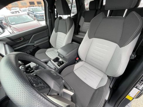 Used 2025 Toyota 4Runner TRD Off-Road image 36