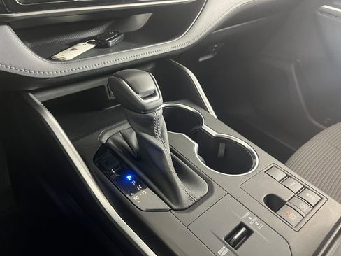 Used 2023 Toyota Highlander L image 24