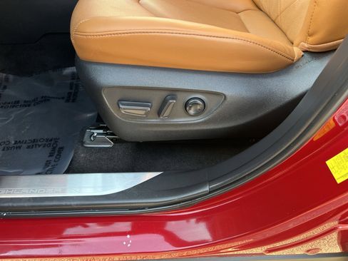 Used 2024 Toyota Highlander Platinum image 14