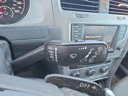 Used 2016 Volkswagen Golf S FWD image 8