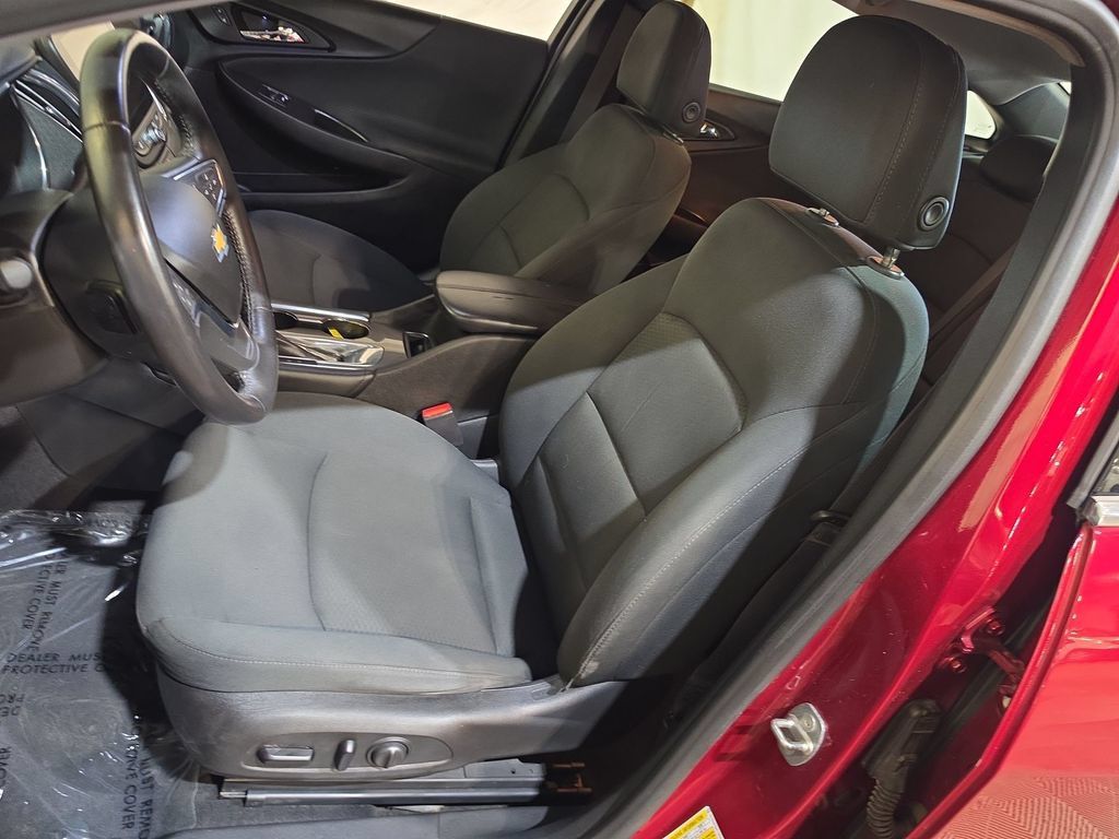 Used 2017 Chevrolet Malibu LT FWD image 13
