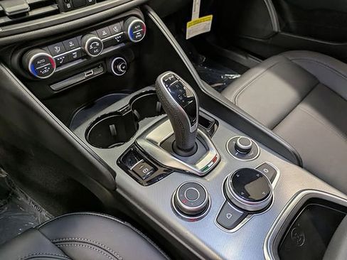 Used 2025 Alfa Romeo Giulia w/ Driving Assist Package RWD image 16