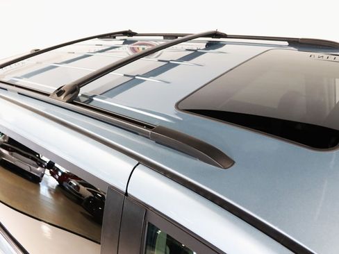 Used 2010 Chrysler Town & Country Touring Plus w/ Premium Group FWD image 15