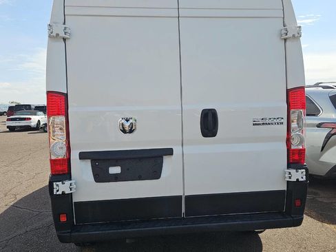 Used 2024 RAM ProMaster 2500 w/ Convenience Group image 3