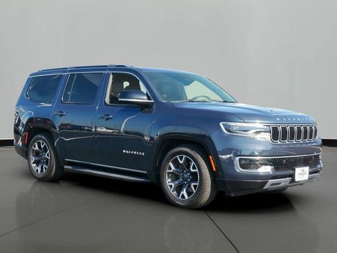 Used 2023 Jeep Wagoneer Series III w/ Flexible Seating Group image 4