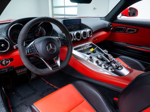 Used 2017 Mercedes-Benz AMG GT S w/ Exclusive Interior Package image 27