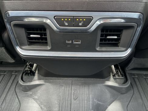 Used 2023 GMC Sierra 1500 Denali w/ Technology Package image 21
