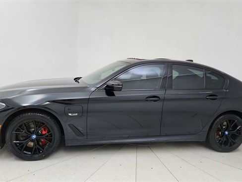 Used 2023 BMW 530e 530e iPerformance w/ M Sport Package image 3