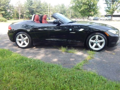 Used 2013 BMW Z4 sDrive28i RWD image 7