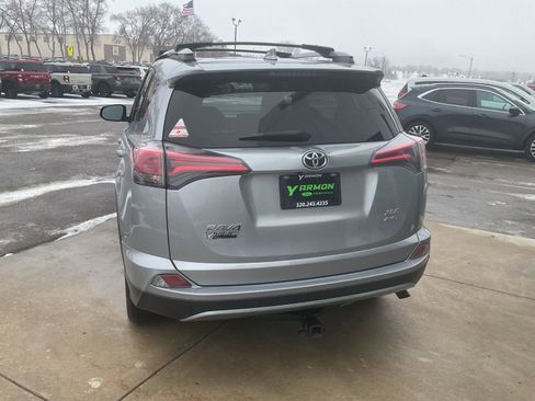 Used 2018 Toyota RAV4 XLE image 4