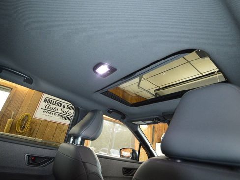 Used 2026 Subaru Outback Premium w/ Premium/Limited Package 2 AWD/4WD image 17