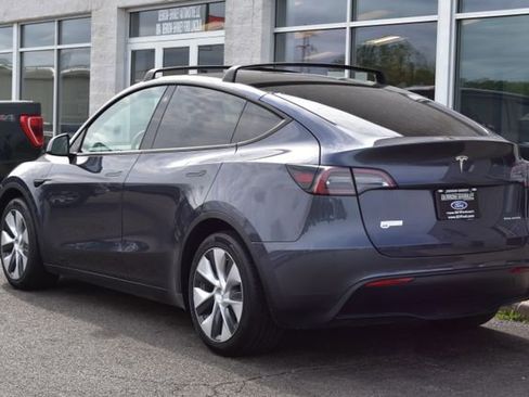 Used 2022 Tesla Model Y Long Range AWD/4WD image 8