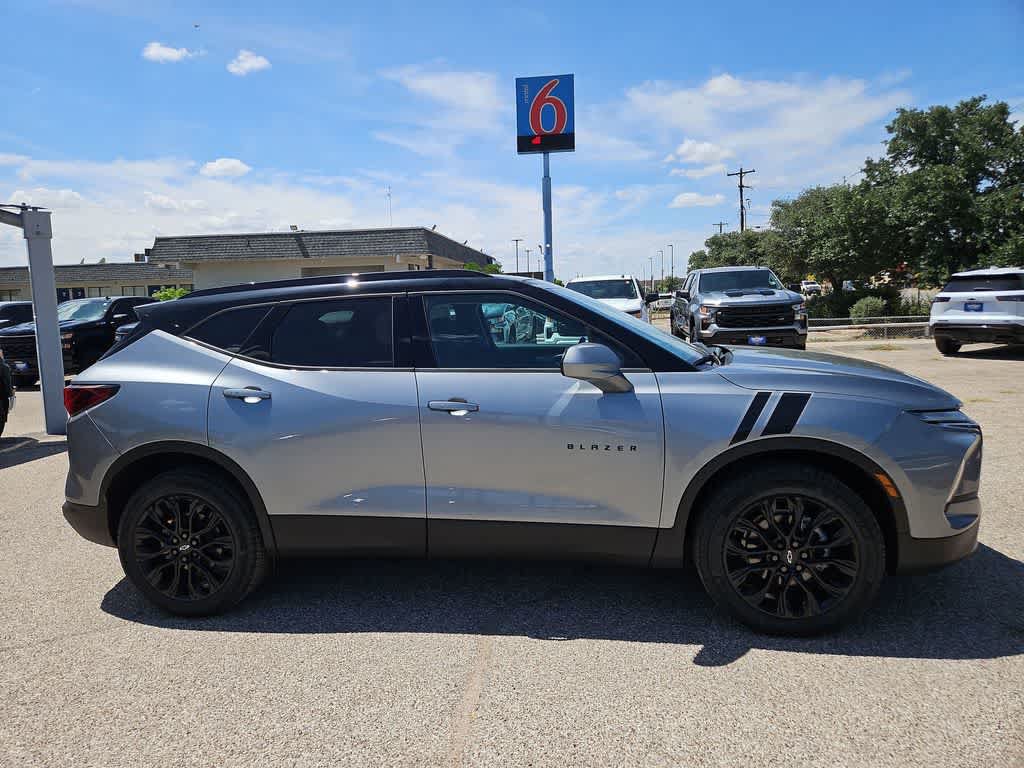 New 2026 Chevrolet Blazer LT w/ LPO, Black Sport Package AWD/4WD image 9