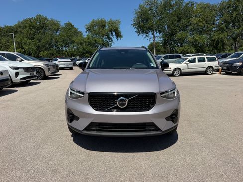 Certified 2026 Volvo XC40 B5 Plus AWD/4WD image 8