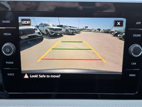 New 2026 Volkswagen Taos SE image 13