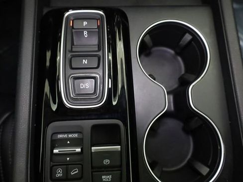 Used 2025 Honda Pilot EX-L image 24