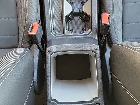 New 2026 Volkswagen Taos SE image 40