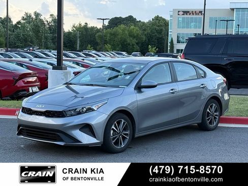 Certified 2024 Kia Forte LXS FWD image 3