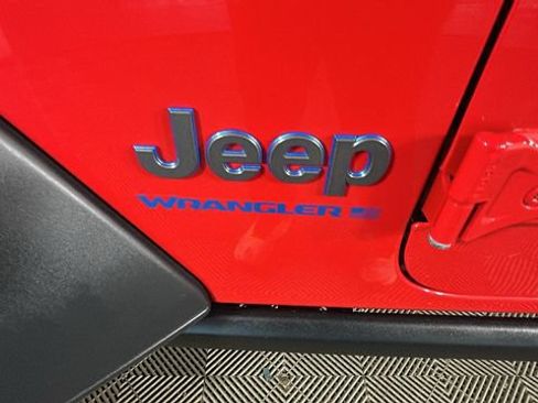 Used 2023 Jeep Wrangler Unlimited w/ Cold Weather Group AWD/4WD image 9