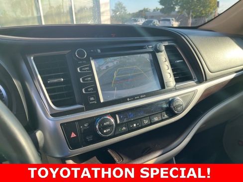 Used 2016 Toyota Highlander Limited Platinum image 27