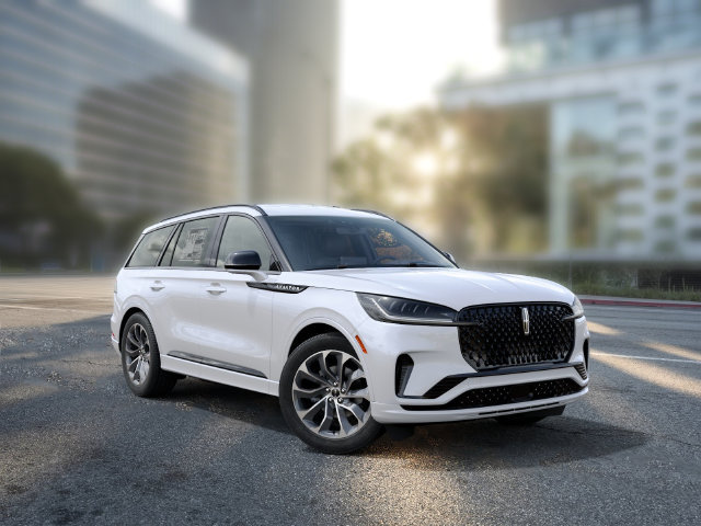 New 2027 Lincoln Aviator AWD image 5