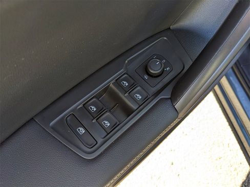 Certified 2023 Volkswagen Tiguan S image 18