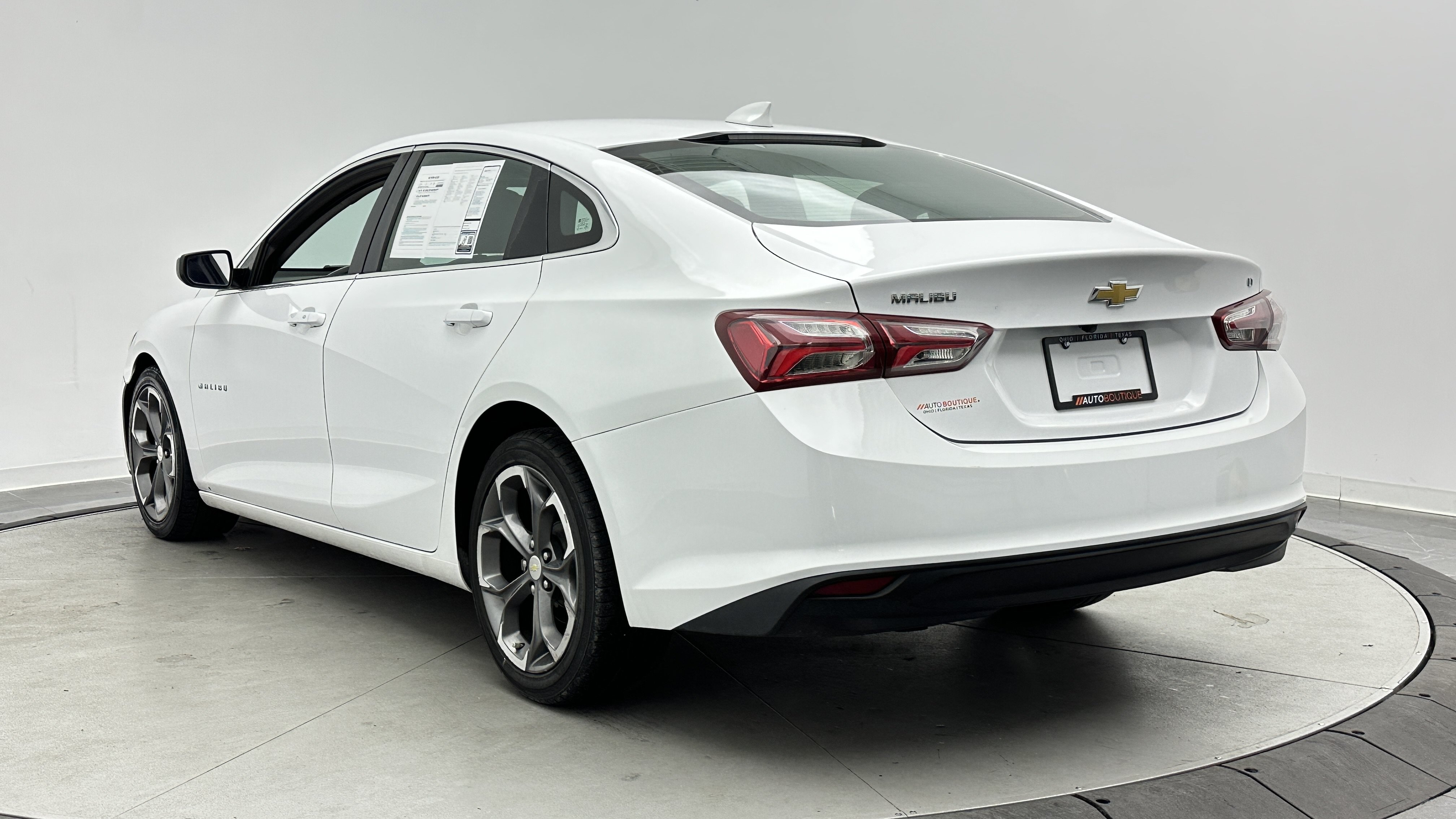 Used 2021 Chevrolet Malibu LT FWD image 5