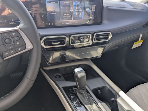 New 2026 Nissan Sentra SL w/ Floor Mat Package FWD image 10