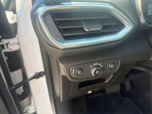 Certified 2023 Chevrolet TrailBlazer LT w/ Convenience Package FWD image 19