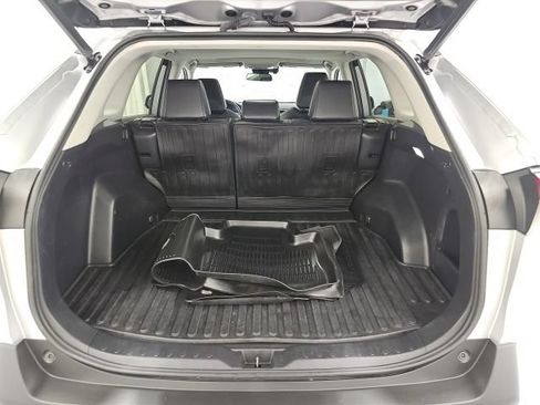 Used 2022 Toyota RAV4 XLE Premium AWD/4WD image 33