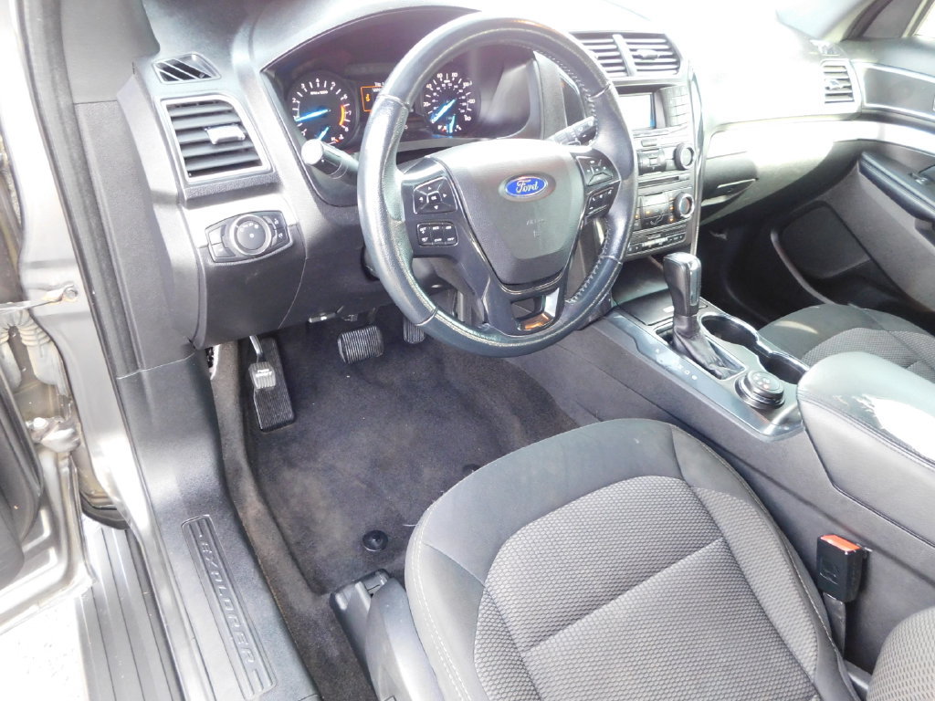 Used 2017 Ford Explorer XLT AWD/4WD image 15