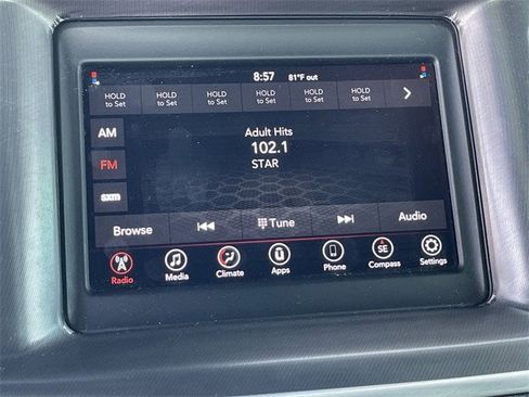 Used 2019 Dodge Charger SXT image 15