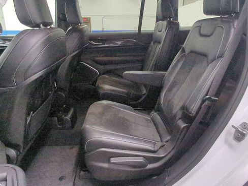 Used 2022 Jeep Grand Cherokee L Laredo AWD/4WD image 24