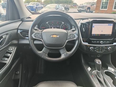 Used 2020 Chevrolet Traverse Premier FWD image 16