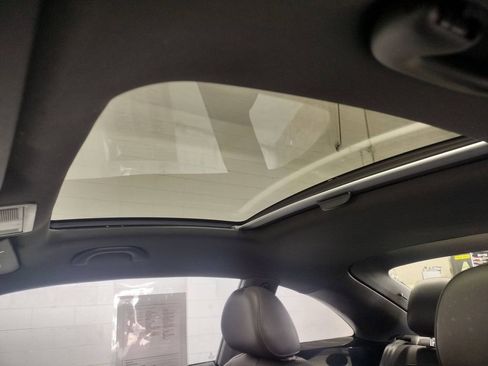 Used 2013 Volkswagen Beetle 2.5 Fender FWD image 19