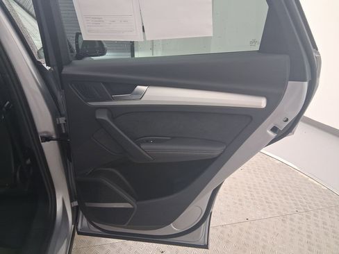 Used 2024 Audi Q5 e Premium Plus w/ Premium Plus Package image 30