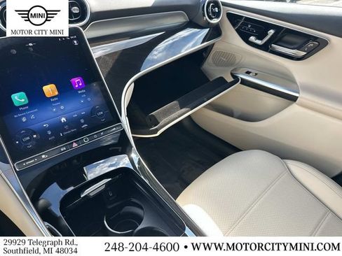 Used 2025 Mercedes-Benz GLC 300 4MATIC image 37