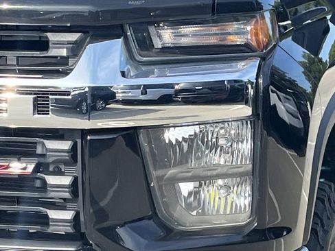Used 2022 Chevrolet Silverado 2500 LT w/ Convenience Package AWD/4WD image 9