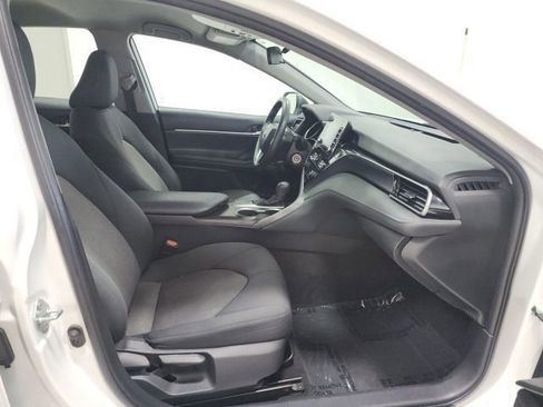Used 2022 Toyota Camry LE image 13