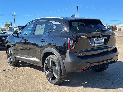 New 2026 Nissan Kicks SR w/ SR Premium Package image 6