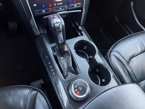 Used 2019 Ford Explorer Platinum image 28